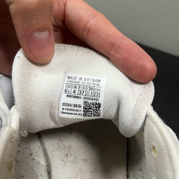 Reebok White Leather Sneakers with Gum Sole 6.5 - Picture 6 of 6